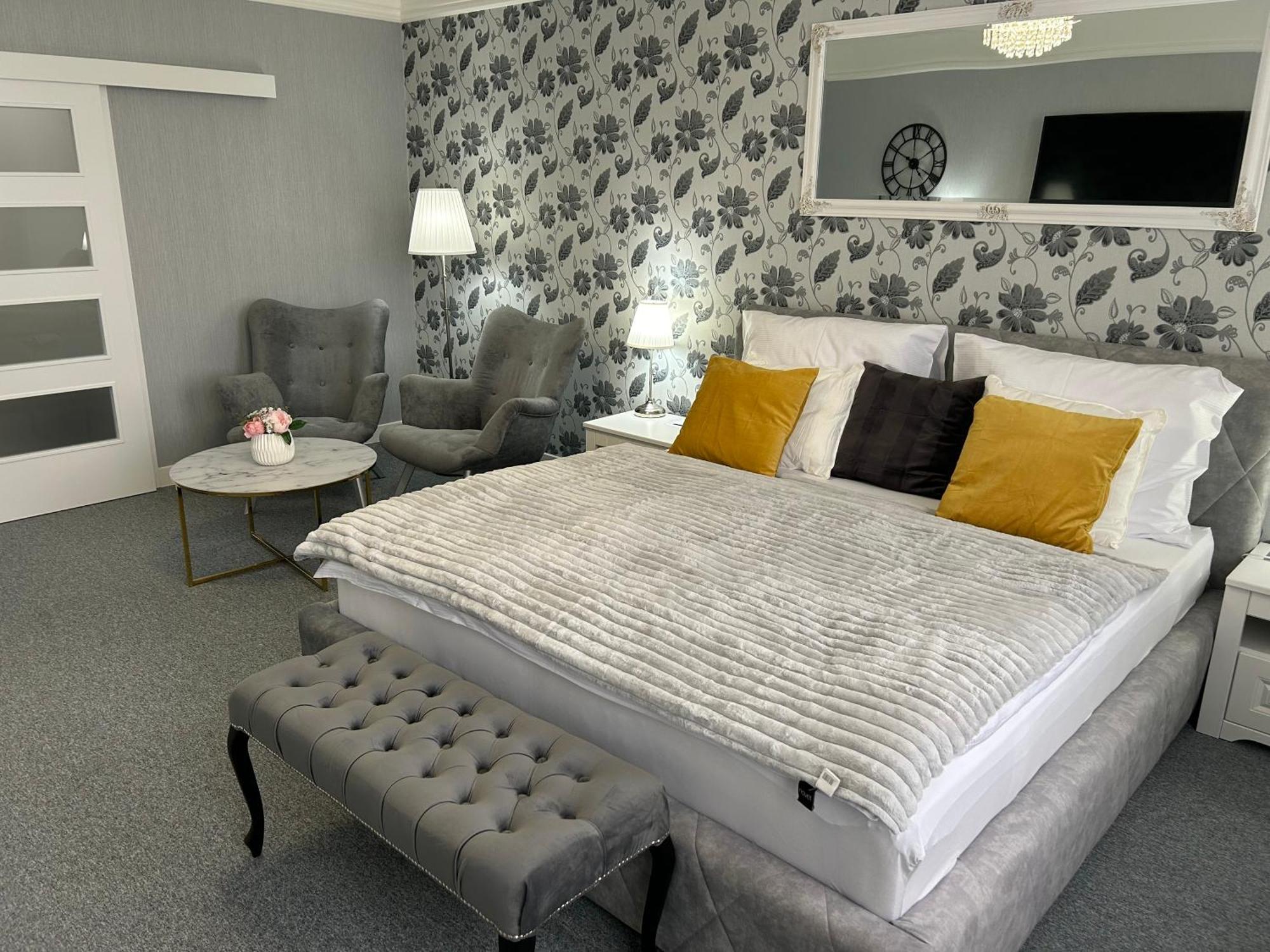 Efipa Glamour Apartments Пльзень Экстерьер фото